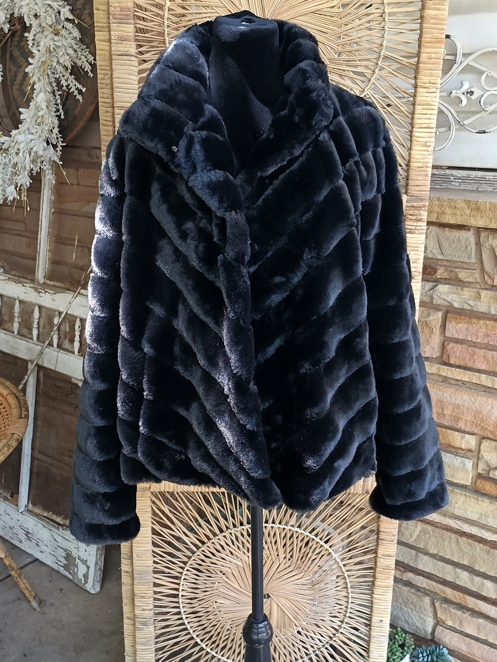 NWT Bernardo Black Plush Faux Fur Teddy Jacket_M